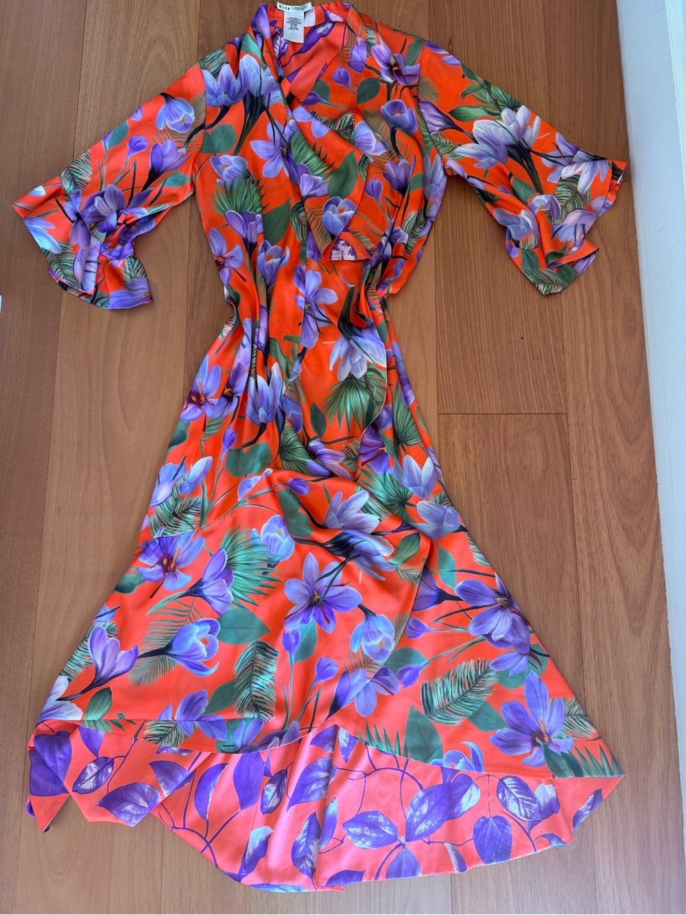 Stunning Alice+Olivia Floral silk reversible robe